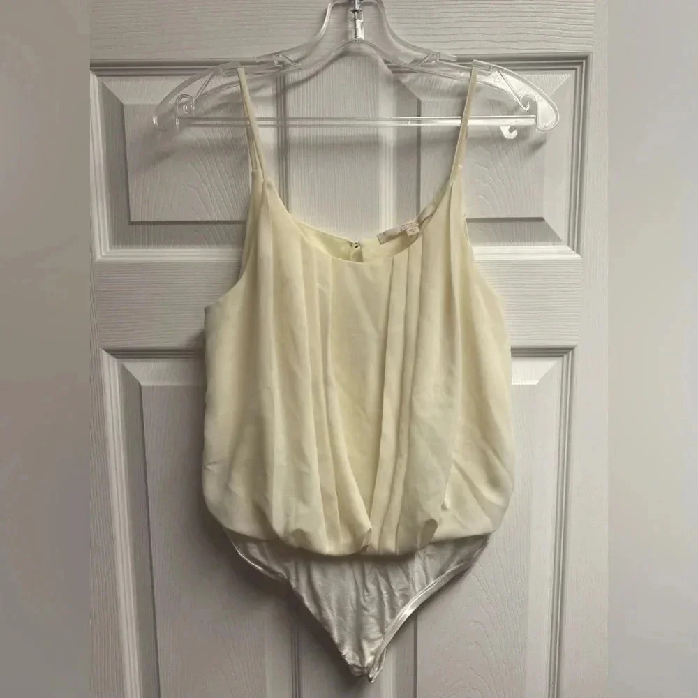 💕 2 For $10 GUESS Los Angeles White/Cream Chiffon Bodysuit Size Small